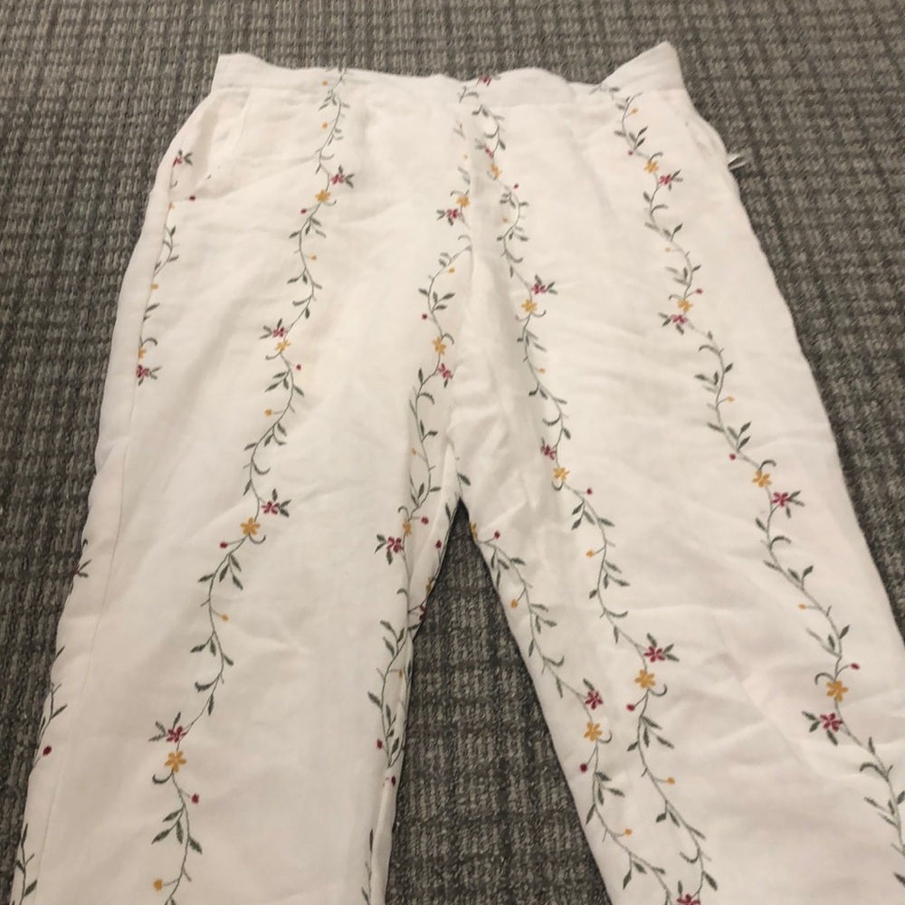 Sadie and Sage Capri floral pant